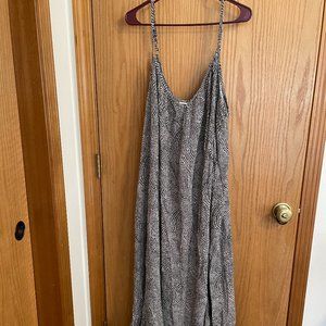 NWT Women's Plus Size Sleeveless Floating Dress